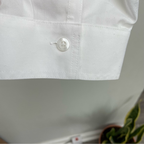 Chico’s popover work blouse non iron long sleeve button front size medium 8 - Picture 5 of 7